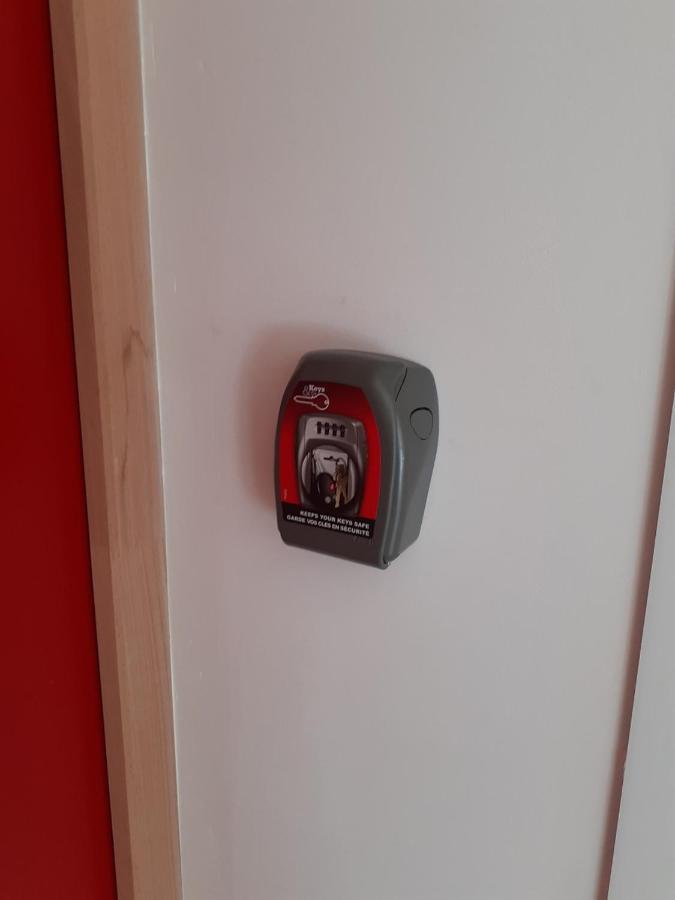 08 - Tres Joli Studio Tout Equipe Avec Parking Privatif Gratuit, Grand Fourgon Possible, Tout Le Linge De Maison Est Fourni Razac-sur-lʼIsle Exterior foto