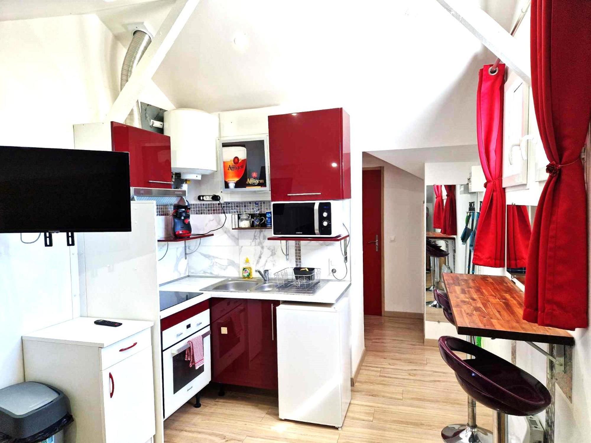 08 - Tres Joli Studio Tout Equipe Avec Parking Privatif Gratuit, Grand Fourgon Possible, Tout Le Linge De Maison Est Fourni Razac-sur-lʼIsle Exterior foto