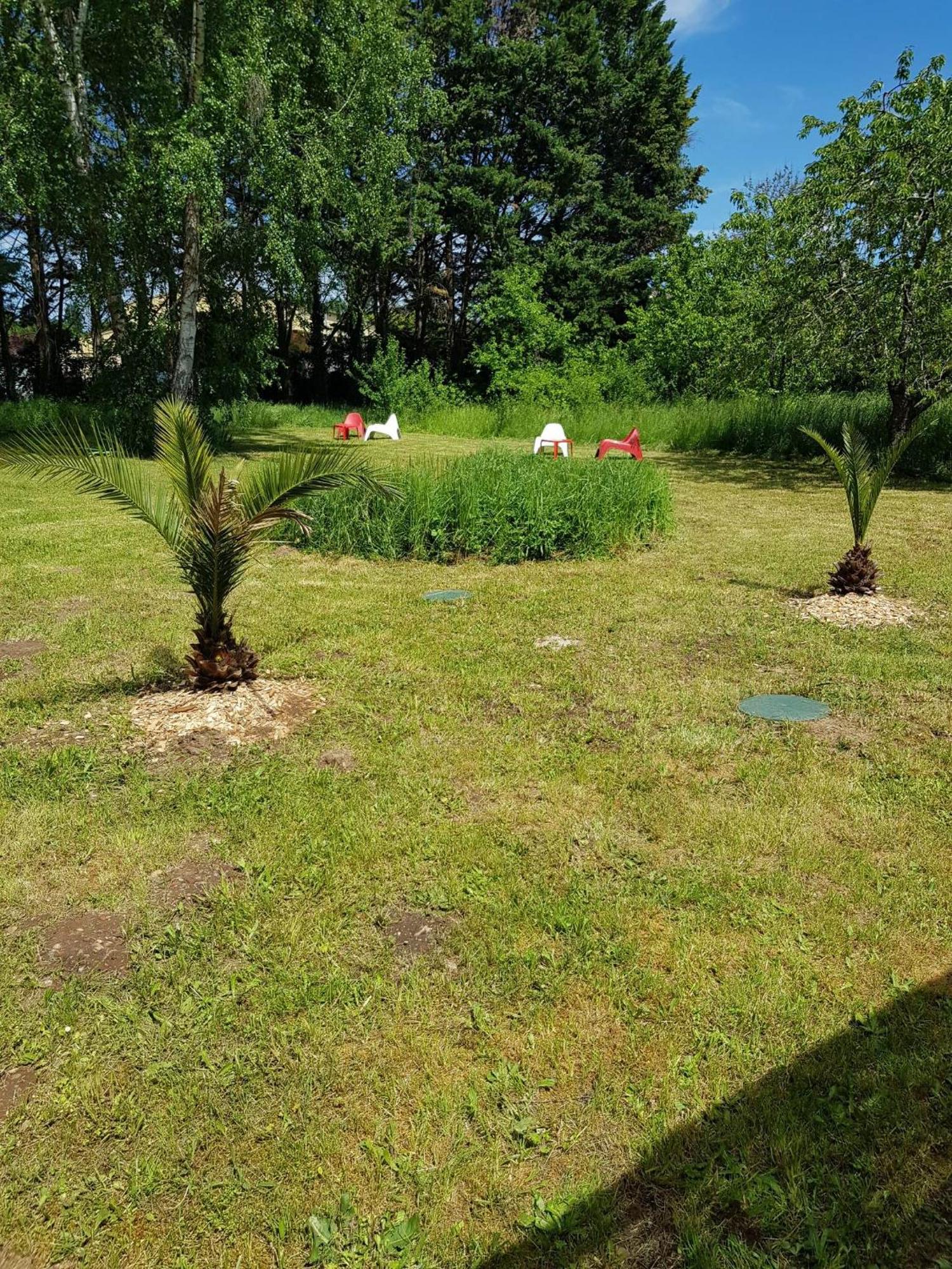 08 - Tres Joli Studio Tout Equipe Avec Parking Privatif Gratuit, Grand Fourgon Possible, Tout Le Linge De Maison Est Fourni Razac-sur-lʼIsle Exterior foto